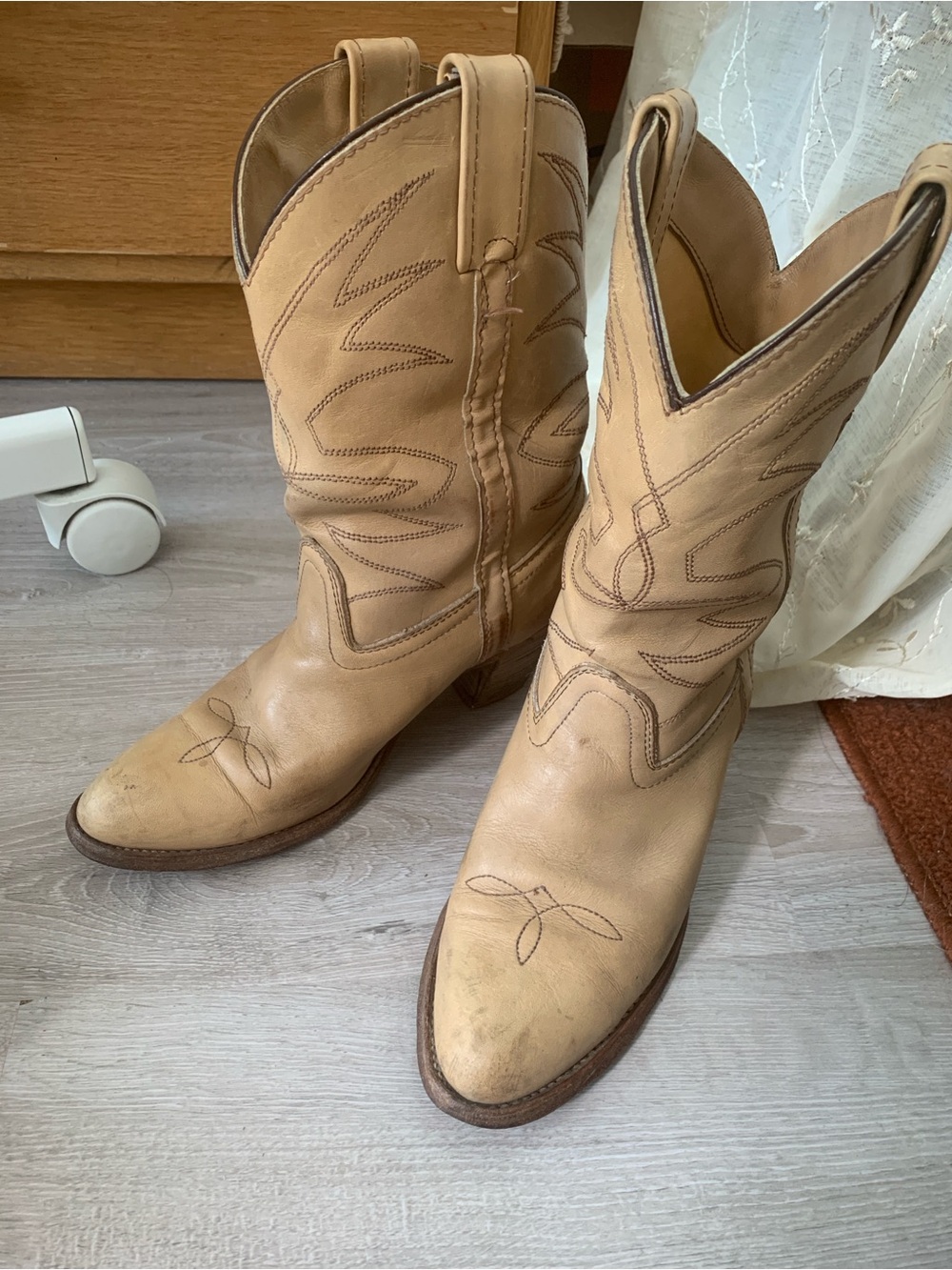 Vintage Tan Leather Western Cowboy Boots